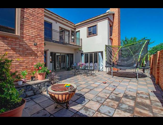 5 BEDROOM HOUSE FOR SALE IN THERESA PARK